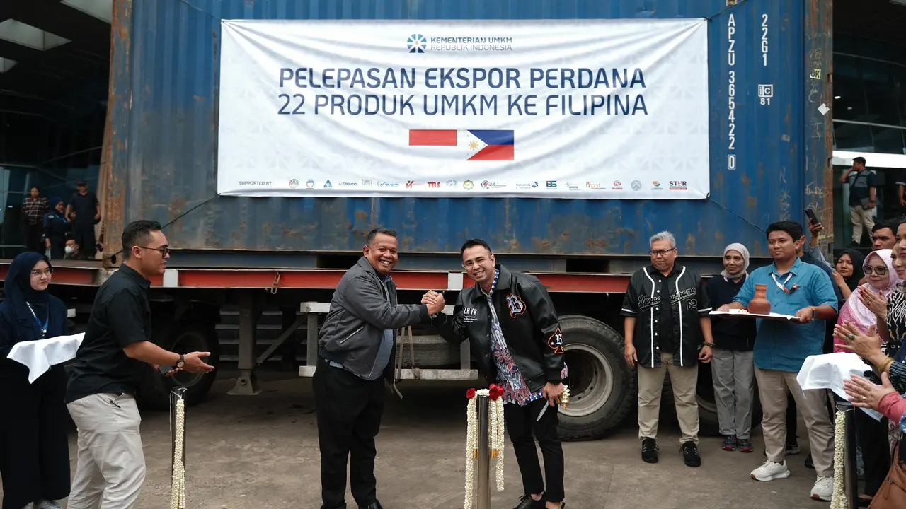 Pupuk Kaltim bersama dengan  Utusan Khusus Presiden Bidang Pembinaan Generasi Muda serta Pekerja Seni, Raffi Ahmad melepas ekspor produk UMKM ke Filipina.