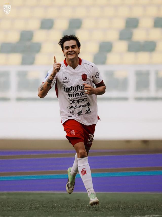 Winger Bali United, Diego Campos.