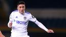 6. Pablo Hernandez (35 tahun)  - Pablo Hernandez tetap dipercaya menjadi andalan di lini tengah Leeds United musim ini. Gelandang serang asal Spanyol ini memiliki peran vital saat membawa Leeds United kembali ke liga Premier Inggris. (AFP/Alex Pantling/pool)