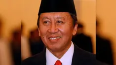 Pasca insiden jatuhnya helikopter di Pakistan. Duta besar Pakistan, Burhan Muhammad, harus berjuang hidup dari luka bakar yang dialaminya.