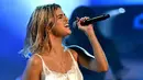 Kehidupan Selena Gomez kini makin berubah. Ia sudah semakin sehat dan kembali menjalani kariernya lagi sebagai penyanyi. Bicara soal asmara, Selena pun sekarang ini kembali pacaran dengan mantan pacarnya, Justin Bieber. (AFP/Kevin Winter)