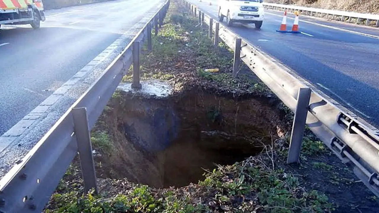 sinkhole-140212b.jpg