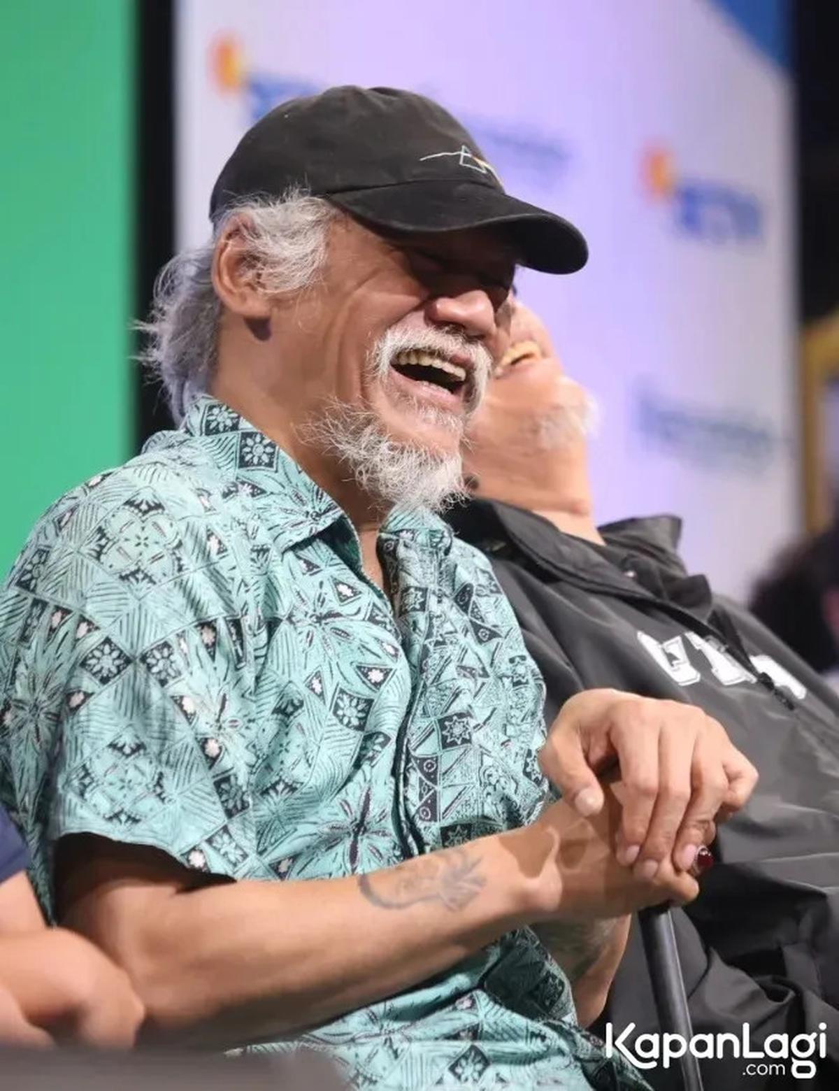 Kondisi Tio Pakusadewo Membaik, Dewi Perssik Berharap Bisa Main Film Bareng