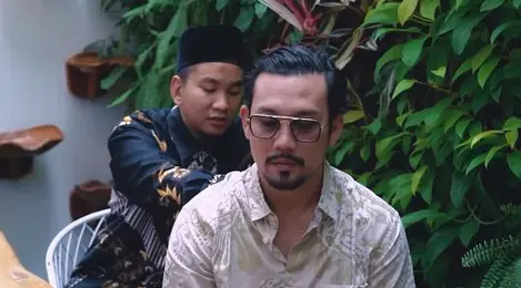 Denny Sumargo diruqyah Ustaz Muhammad Faizar (YouTube/CURHAT BANG Denny Sumargo)