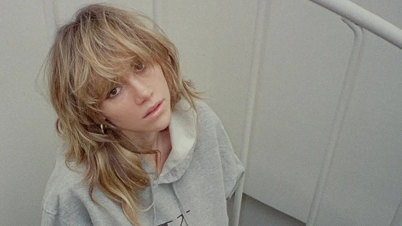 Suki Waterhouse