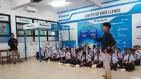 PT Daikin Airconditioning Indonesia menghelat pelatihan Kesehatan, Keselamatan Kerja dan Lingkungan Hidup (K3LH) bagi siswa sekolah menengah kejuruan. (Foto: Daikin)