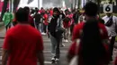 Ketua Umum PSSI Erick Thohir mengaku senang dengan adanya laga ini karena bisa mendorong UMKM Indonesia untuk menjadi ekosistem industri sepak bola. Salah satunya melalui penjualan merchandise Laga Timnas Indonesia Vs Argentina. (Liputan6.com/Johan Tallo)