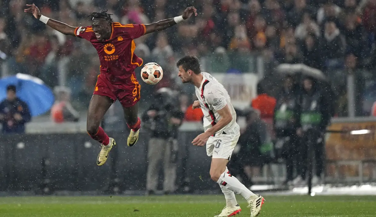 Sementara Matteo Gabbia mencetak gol balasan Milan jelang pertandingan berakhir.  (Foto AP/Andrew Medichini)