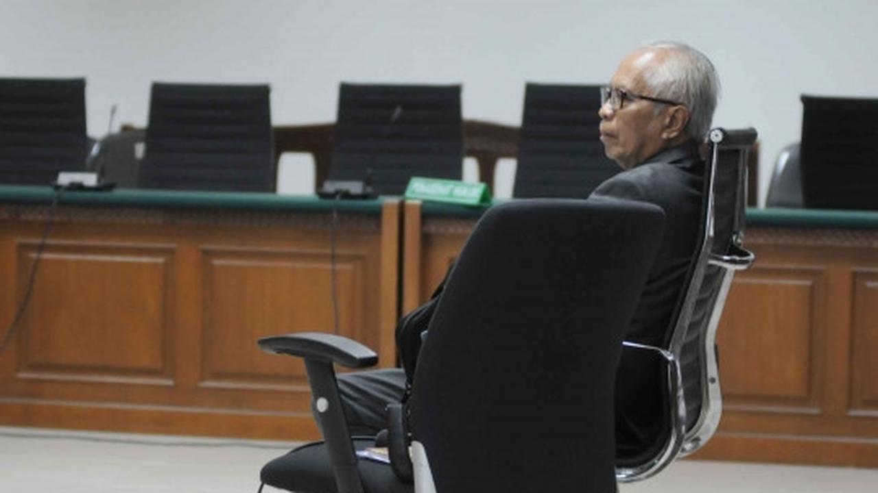 Hakim izinkan OC Kaligis berobat, sidang perdana kembali ditunda