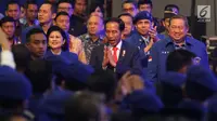 Presiden Joko Widodo tiba menghadiri Rapimnas Partai Demokrat di Bogor, Jawa Barat, Sabtu (10/3). Rapimnas Partai Demokrat yang bertemakan "Demokrat S14P!", membahas persiapan pemilu partai demokrat di 2019. (Liputan6.com/Angga yuniar)