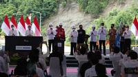 Presiden Joko Widodo atau Jokowi meresmikan pengoperasian PLTA Poso dengan kapasitas total 515 MW dan PLTA Malea 90 MW di Poso, Sulawesi Tengah pada Jumat (25/2/2022). (Dok PLN)