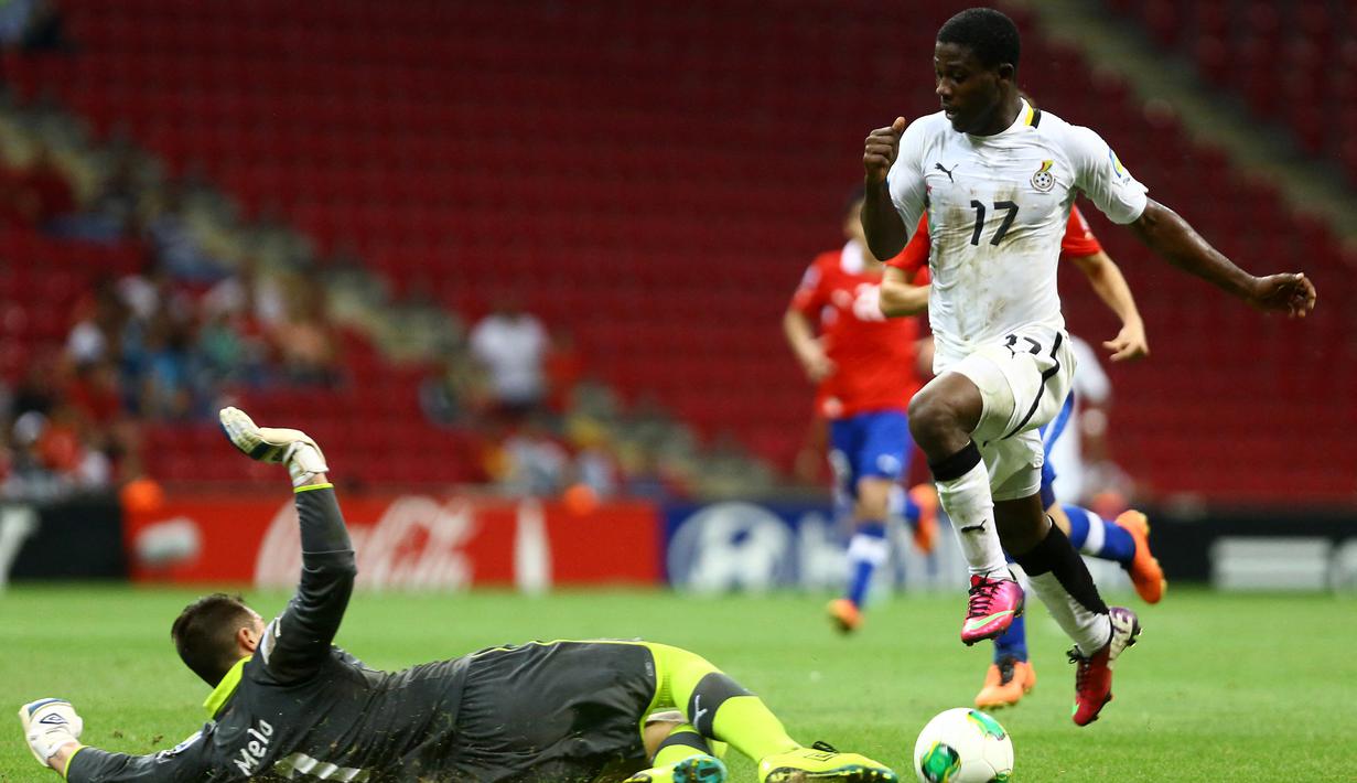 Ebenezer Assifuah. Striker Ghana berusia 29 tahun yang baru saja bergabung dengan Kedah Darul Aman FC di Liga Super Malaysia sejak 6 Januari 2023 ini tercatat menjadi pencetak gol terbanyak pada Piala Dunia U-20 edisi 2013 di Turki. Ia total mencetak 5 gol sepanjang turnamen. Gelar juara diraih Prancis setelah menang adu penalti 4-1 (0-0) atas Uruguay. (AFP/Behrouz Mehri)