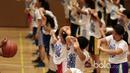 Peserta Basketball Clinic bersama DBL Academy melakukan pemanasan sebelum berlatih di Thamrin Nine, UOB Plaza, Jakarta, (7/3/2017). (Bola.com/Nicklas Hanotubun)