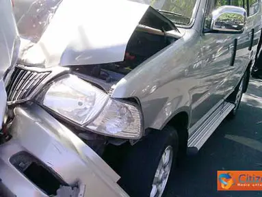 Empat Mobil Yang Sedang Parkir Ditabrak
