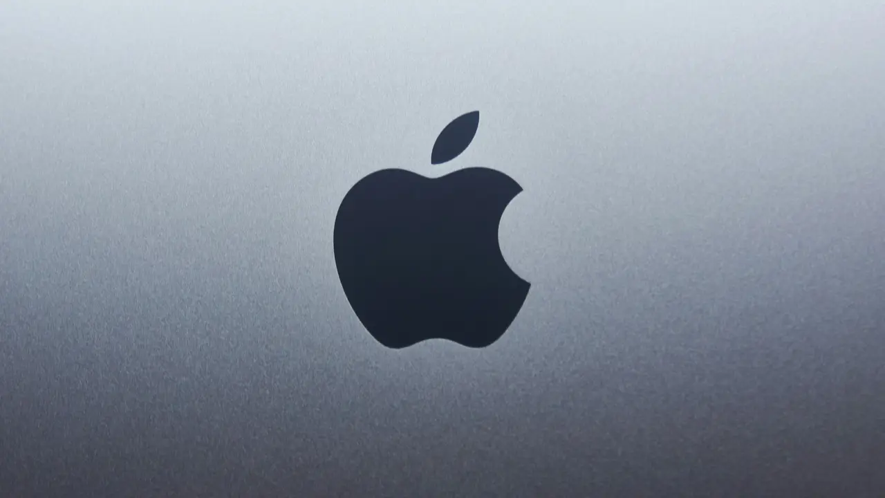 Ronald Wayne: Why Did the Apple Co-Founder Sell 10% of His Ownership for $800?