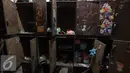 Salah satu tempat penyimpanan PSK di kawasan kalijodo, Jakarta, Sabtu (20/2/2016). Polda Metro Jaya bersama TNI serta Satpol PP, Operasi penyakit masyarakat di kawasan kalijodo. (Liputan6.com/Herman Zakharia)