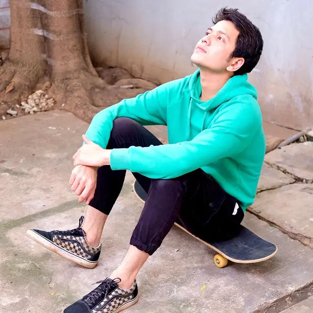 Rendi Jhon (https://www.instagram.com/p/CQGR-EqLjBf/?utm_medium=copy_link)