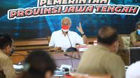Suasana Gubernur Jawa Tengah Ganjar Pranowo saat memimpin Rapat  Umum Pemegang Saham PT Jamkrida Jateng dan BPR BKK Jateng di Ruang Rapat Kantor Pemprov Jateng