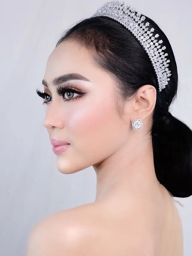 6 Potret Tyara Melati Sukma, Selebgram yang Disebut Mirip Syahrini