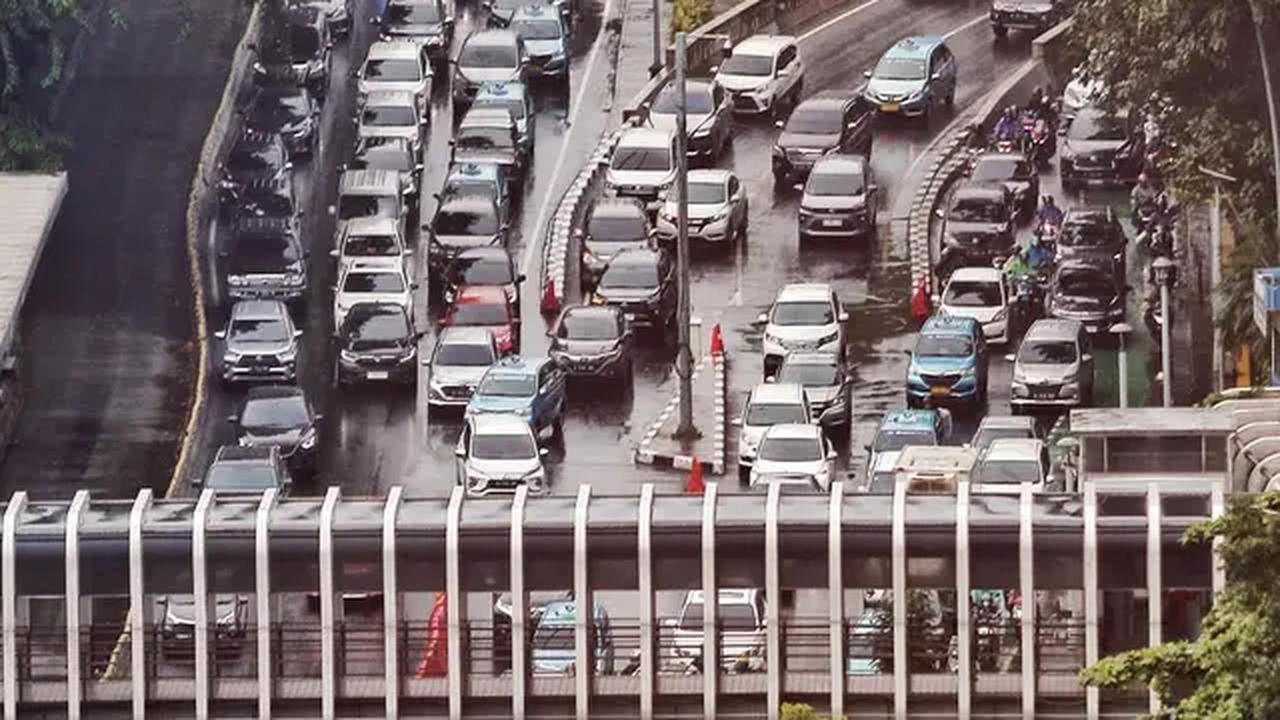Termasuk pencairan Tunjangan Hari Raya (THR) dan gaji ke-13 untuk para PNS/ASN. 

Berbagai hal tersebut mendorong peningkatan mobilitas masyarakat sehingga berdampak pada pertumbuhan ekonomi secara nasional.