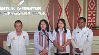 Asisten 2 Sekda NTT, Rita Wuisan saat memberi keterangan pers terkait rencana kedatangan Ronaldo (Liputan6.com/ Ola Keda)