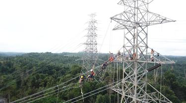 PLN berkomitmen menyalurkan listrik 850 Mega Volt Ampere (MVA) ke PT Kalimantan Ferro Industry (KFI) dan PT Kobexindo Cement yang berada Kalimantan Timur. (Dok PLN)