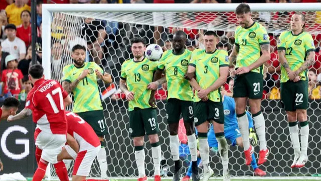 Strategi Bola Mati Timnas Indonesia: Memaksimalkan Tendangan Bebas Lawan Jepang