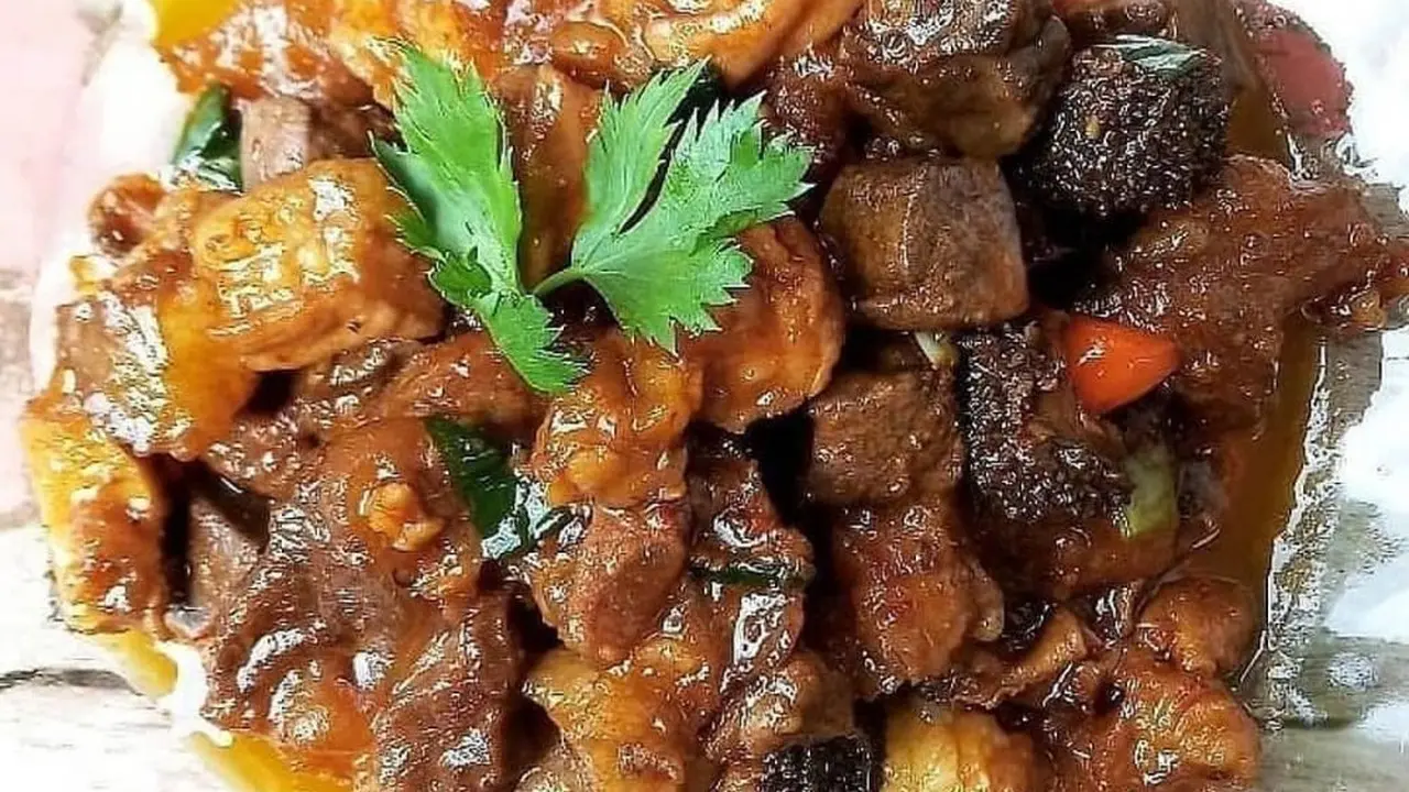 Sepiring tumis jeroan sapi pedas