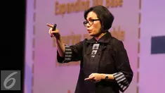Menkeu Sri Mulyani  pada saat menjadi pembicara Supermentor bertema "End Poverty" di Jakarta, Senin (17/10). Tema tersebut diangkat untuk memperingati Hari Pengentasan Kemiskinan Dunia yang jatuh pada 17 Oktober. (Liputan6.com/Herman Zakharia)