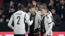 Selebrasi para pemain Timnas Jerman setelah unggul 1-0 atas Timnas Turki berkat gol Kai Havertz (tengah) pada laga uji coba internasional di Olympiastadion, Berlin, Minggu (19/11/2023) dini hari WIB. (AP Photo/Markus Schreiber)