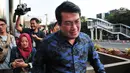 Kakak Andi Narogong, Dedi Prijono meninggalkan gedung KPK usai menjalani pemeriksaan terkait kasus korupsi e-KTP, Jakarta (1/8). (LIputan6.com/Helmi Afandi)