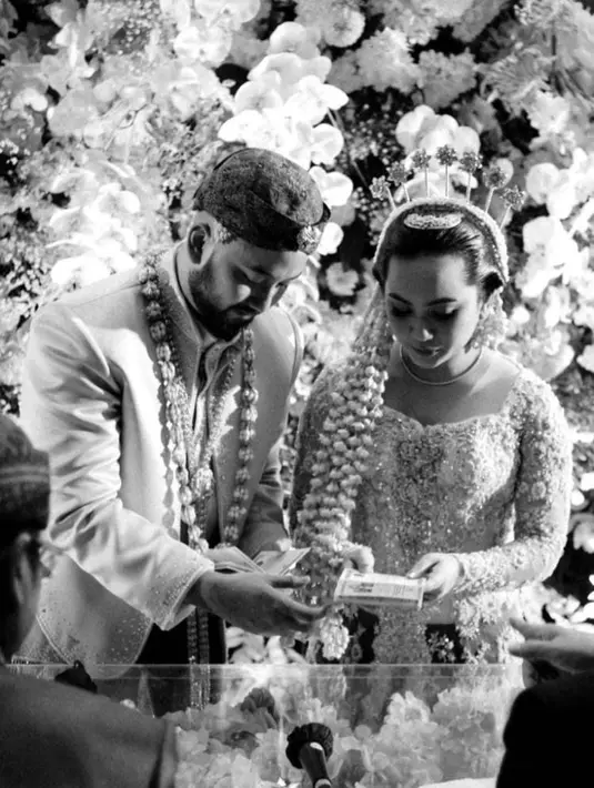 Di hari pernikahan, keduanya terlihat sangat bahagia [instagram/jozz_felix]