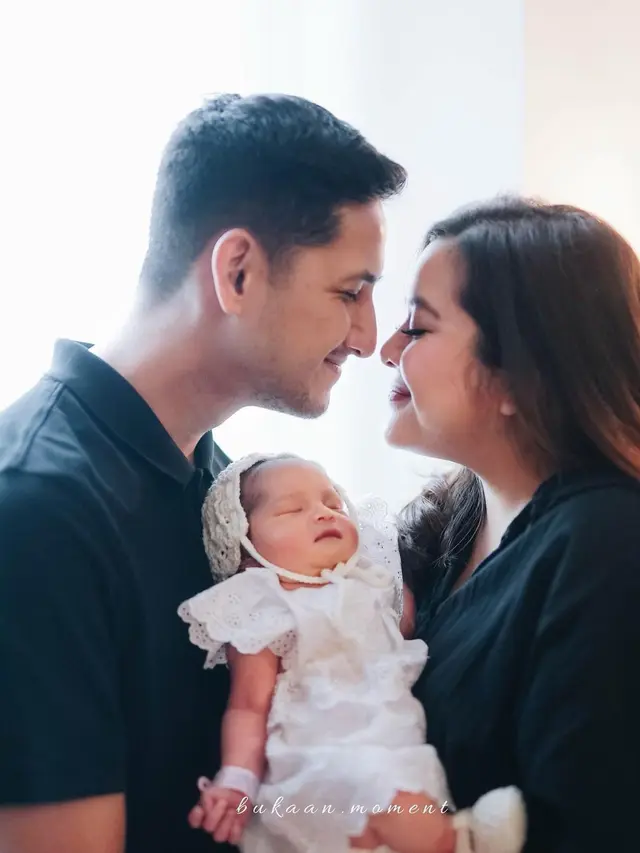 Momen Perdana Tasya Kamila Foto Bareng Keluarga Lengkap, Gaya Usil Arrasya pada Adik Bikin Gemas [instagram/tasyakamila]