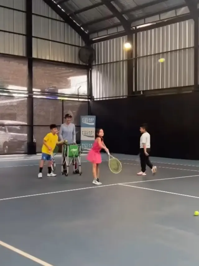 Gempi dan Rafathar Main Tenis