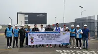 Foto bersama jajaran manajemen PLN UP3 Cengkareng dan PT Whitesky Aviation di depan gedung operasional Whitesky. (Dok PLN)