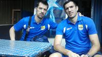 Bek impor Persib Bandung, Vladimir Vujovic rindu bermain dalam satu tim bersama Ahmad Jufriyanto yang memutuskan hengkang ke Sriwijaya FC. (Bola.com/Erwin Snaz)