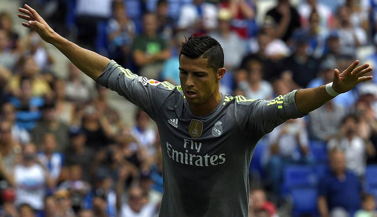 Bahkan untuk semua laga, Cristiano Ronaldo tercatat sudah menorehkan 350 gol untuk Los Blancos atau Real Madrid. (AFP/Lluis Gene)