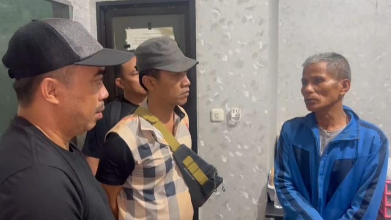 <div>Kepala Satuan Reserse Kriminal Polres Gowa, Ajun Komisaris Bachtiar membenarkan korban sempat pingsan saat dimintai keterangan terkait kasus kekerasan seksual yang dilakukan oleh ayah kandungnya.&nbsp;</div>