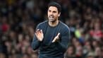 Mikel Arteta melanjutkan kariernya sebagai seorang asisten pelatih Pep Guardiola di Manchester City, setelah pensiun pada 2016 dari Arsenal. Saat ini, Arteta berumur 39 tahun dan telah menghabiskan dua musim bersama Arsenal walapun belum mampu tampil baik. (AFP/Justin Tallis)