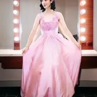 Aura seorang bintang terlihat jelas dari Nurra Datau saat premiere serial Dua Hati Biru [@hagaipakan]