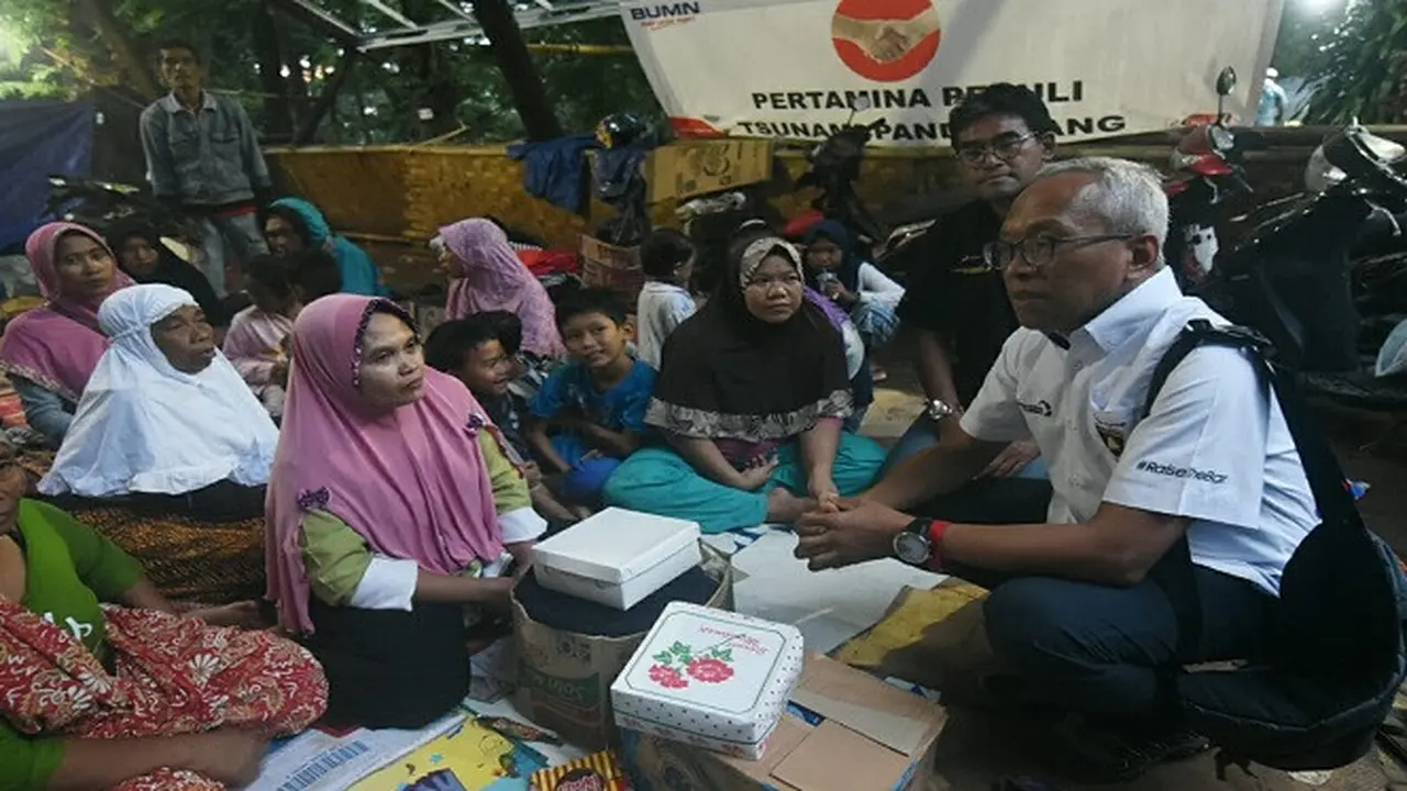 Direktur Hulu Pertamina Sapa Korban Tsunami Selat Sunda