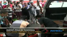 Jenazah terbungkus plastik, karpet dan terikat rapat.