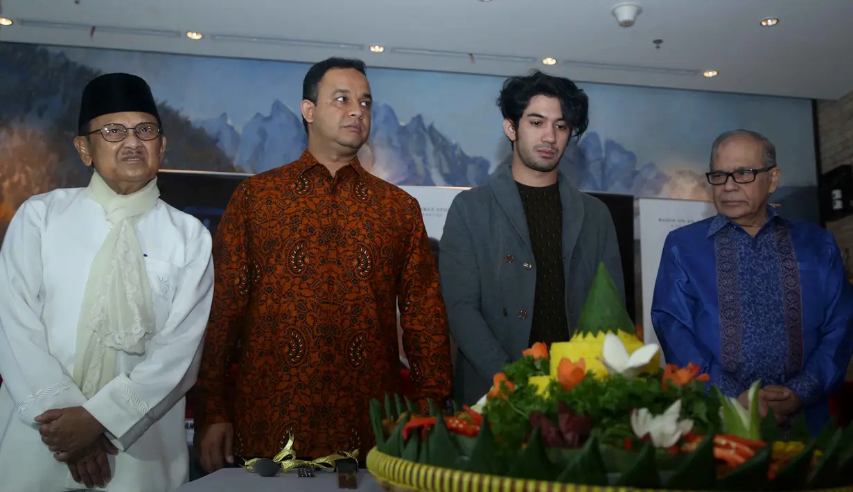Syukuran film ‘Rudy Habibie’ di MD Picture, kawasan Kuningan, Jakarta Selatan, Jumat (15/1/2016) (Andy Masela/Bintang.com)