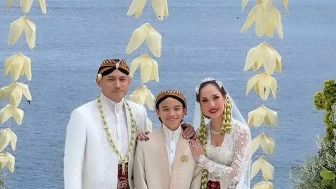 Pernikahan BCL-Tiko yang sempurna (Instagram/kiaisaura6)