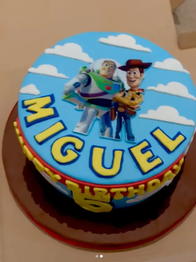 Kue ulang tahun Miguel putra Desta dan Natasha Rizky. [Foto: Instagram/desta80s]