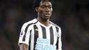 Christian Atsu bermain untuk Newcastle United, 12 Januari 2019. Tim pencari telah menemukan jenazah pemain sepak bola internasional Ghana Christian Atsu di reruntuhan bangunan yang runtuh akibat gempa dahsyat yang melanda Turki dan Suriah, kata manajernya pada Sabtu 1 Februari 2019. 18, 2023. (Adam Davy/PA via AP, File)