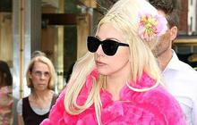Musim panas, Lady Gaga belanja kenakan baju musim dingin