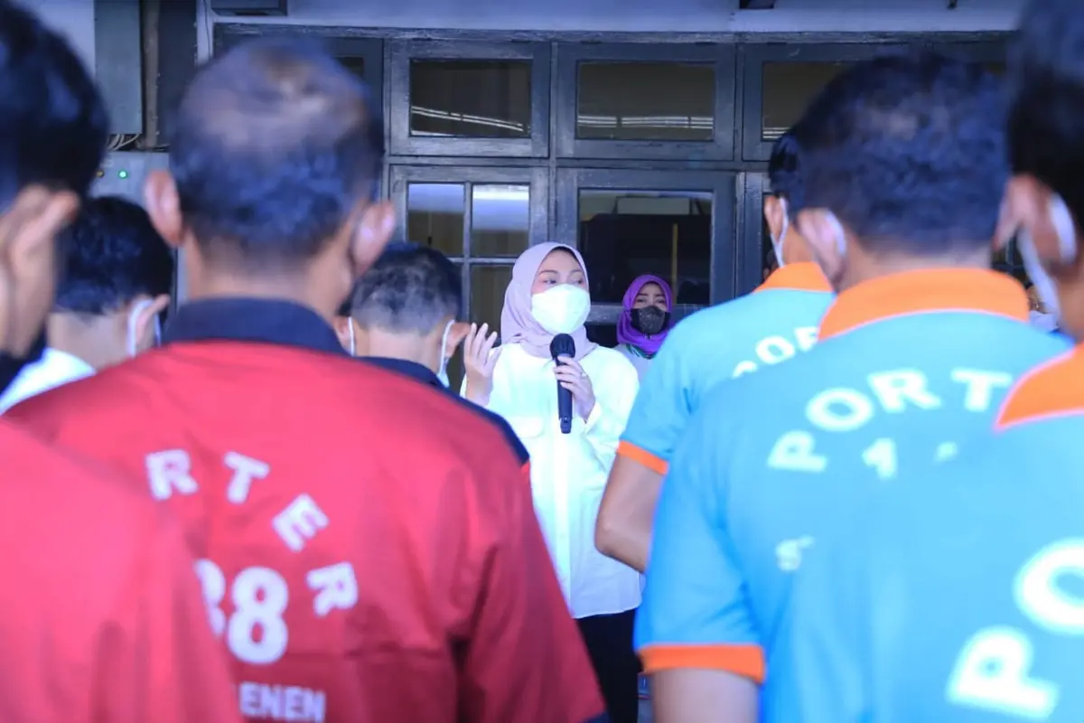 Menaker Apresiasi Pelayanan Porter ke Penumpang (Istimewa)