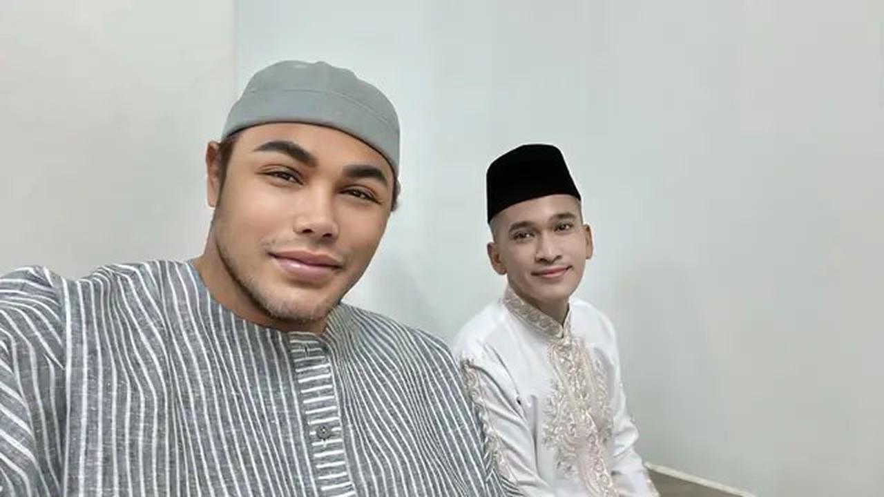 7 Model Baju Koko Pilihan Ruben Onsu, Tampil Kalem dan Elegan Bisa Jadi Inspirasi