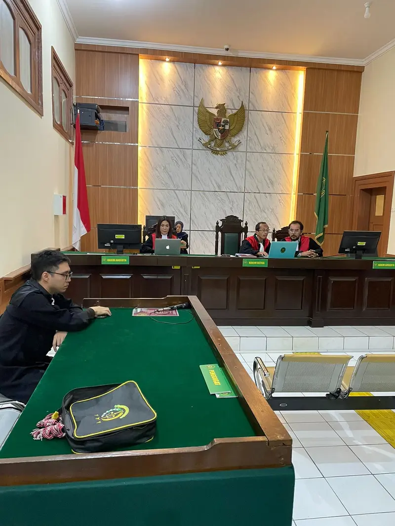 Majelis Hakim Pengadilan Tindak Pidana Korupsi Bandung Kelas IA Khusus menyatakan terdakwa Aang Kunaefi bin Aonudin terbukti secara sah dan meyakinkan bersalah melakukan tindak pidana korupsi. (Liputan6.com/Jayadi Supriadin)
